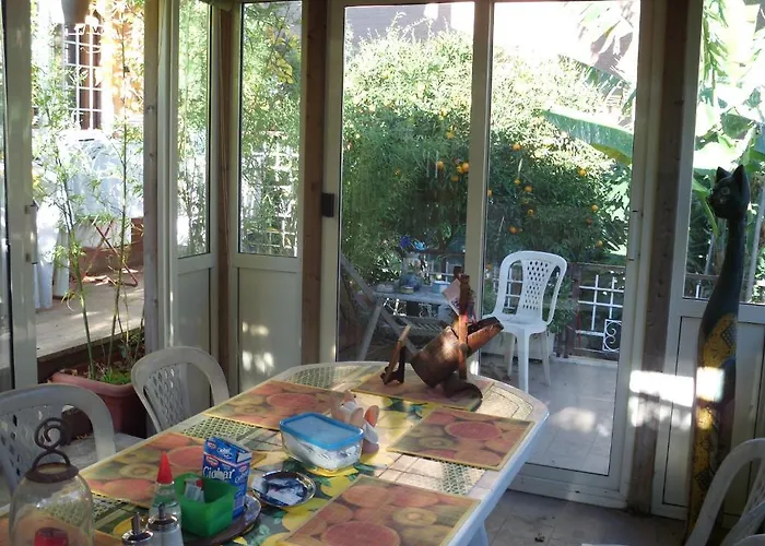 Happy Days Πανσιόν