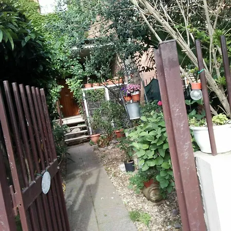 Happy Days بيت ضيافة روما